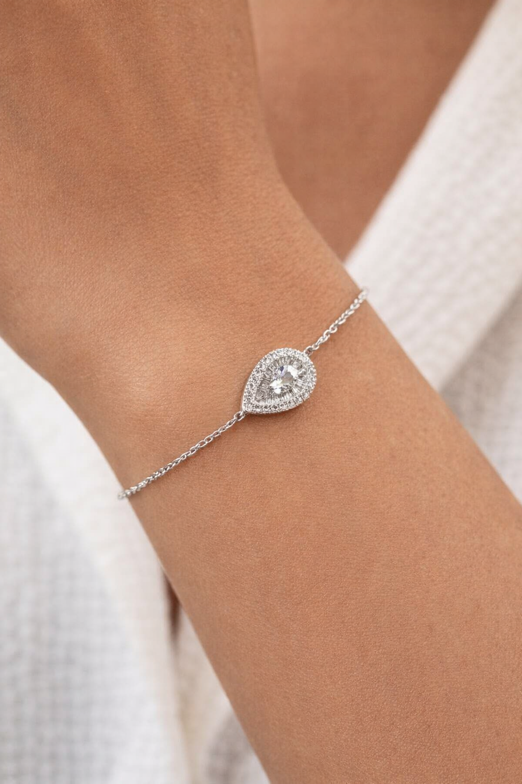 Pulseira Prata 925 com Gota de Cristal Cravejada