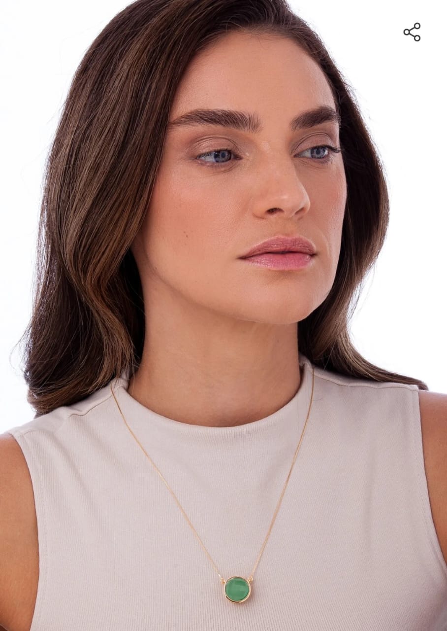 Colar Maria Dolores Pedra Verde Lapidada com Design Minimalista